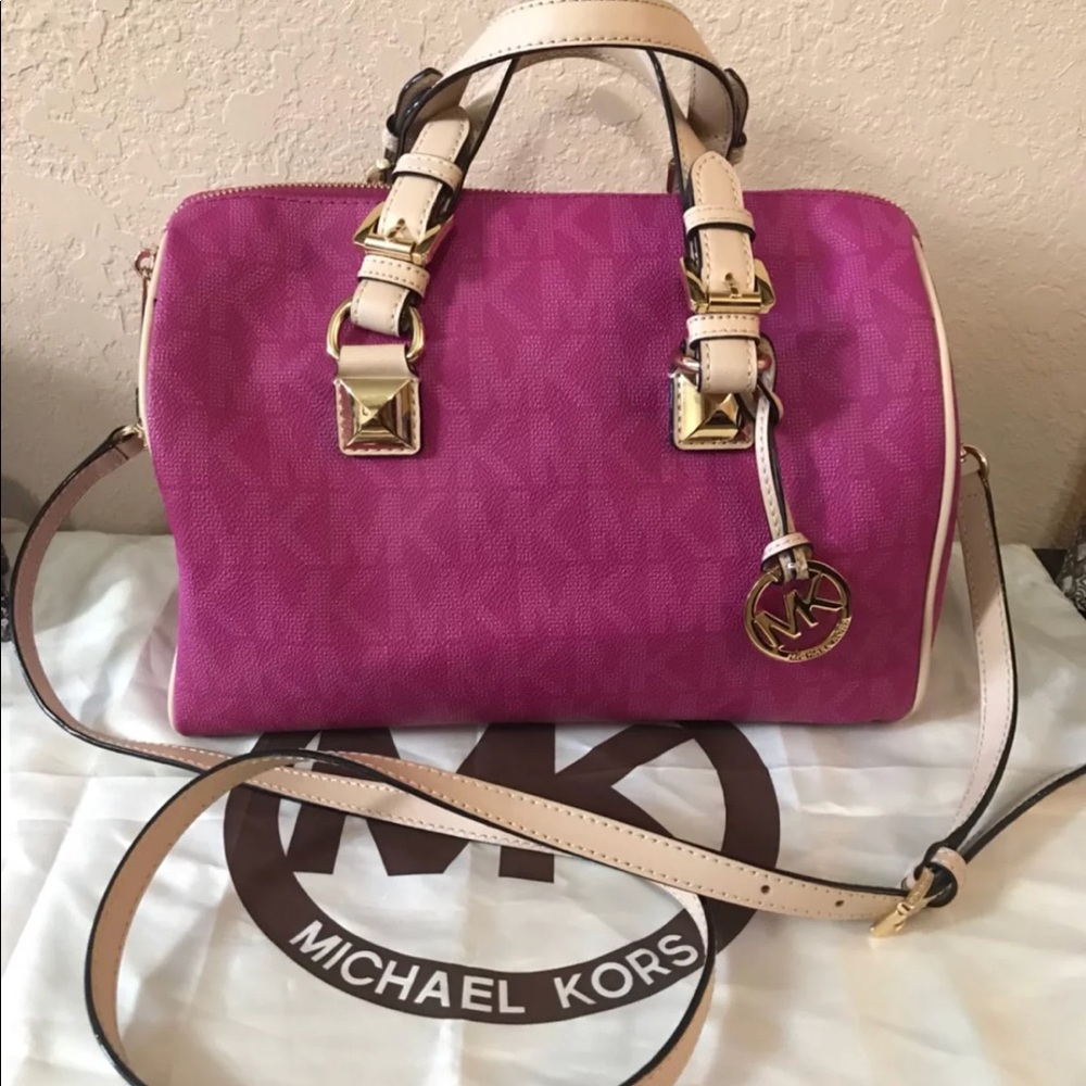 🚫SOLD🚫NWOT Fuschia MICHAEL KORS Medium Grayson
